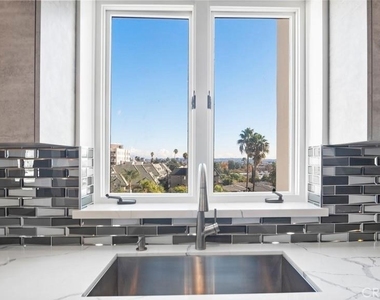 1424 N Crescent Heights Boulevard - Photo Thumbnail 26