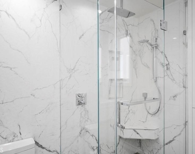 1424 N Crescent Heights Boulevard - Photo Thumbnail 19