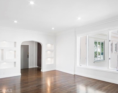 1424 N Crescent Heights Boulevard - Photo Thumbnail 5