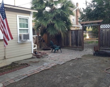 627 Rose Avenue - Photo Thumbnail 2
