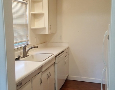627 Rose Avenue - Photo Thumbnail 5