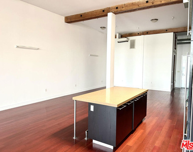 652 Mateo Street - Photo Thumbnail 2