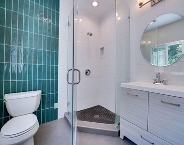 1411 Cloverfield Boulevard - Photo Thumbnail 14