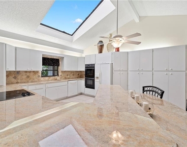 1330 Shorewinds Lane - Photo Thumbnail 30