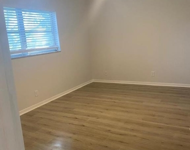 19 Abbey Lane - Photo Thumbnail 6