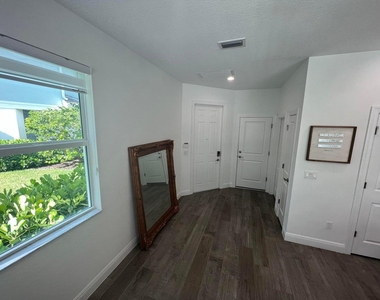 562 Parsons Way - Photo Thumbnail 2