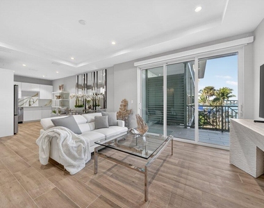 41 Sw Seminole Street - Photo Thumbnail 1