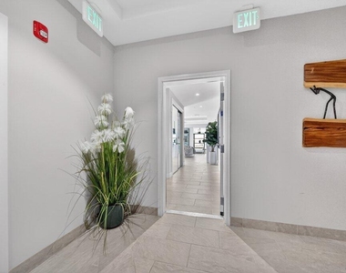 41 Sw Seminole Street - Photo Thumbnail 5