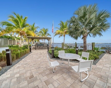 41 Sw Seminole Street - Photo Thumbnail 16