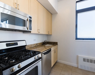 west 48th - Photo Thumbnail 2