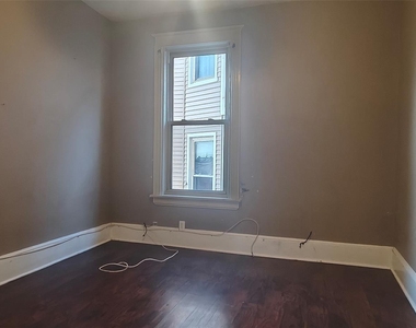 27 Franklin Street - Photo Thumbnail 2