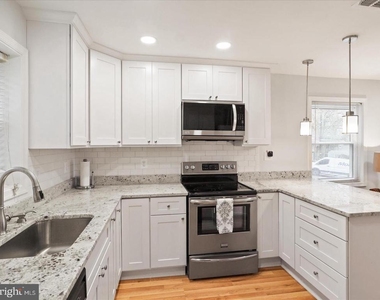 5883 Blaine Drive - Photo Thumbnail 4