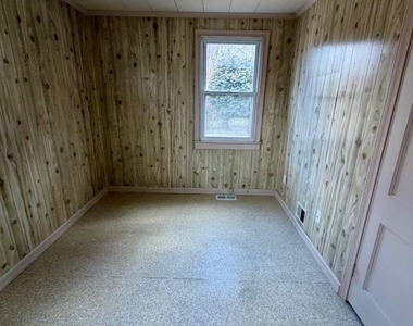 4023 Woodland Drive - Photo Thumbnail 6