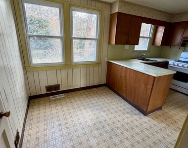 4023 Woodland Drive - Photo Thumbnail 3