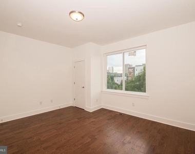 1956 N 8th Street - Photo Thumbnail 13