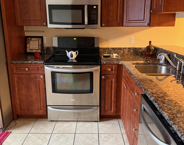 1 Forest Glen Drive - Photo Thumbnail 16