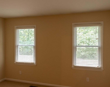 1 Forest Glen Drive - Photo Thumbnail 18