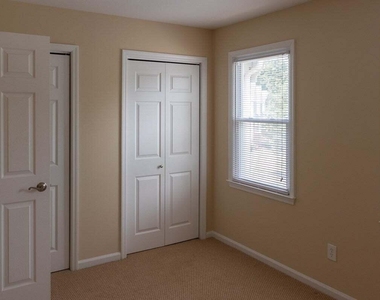 1 Forest Glen Drive - Photo Thumbnail 20