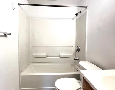 313 Herr Avenue - Photo Thumbnail 5