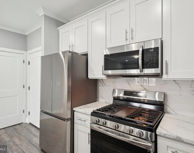 2421 Bristol Road - Photo Thumbnail 6