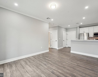 2421 Bristol Road - Photo Thumbnail 3