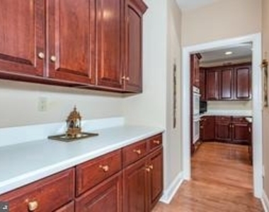 35 Pettit Place - Photo Thumbnail 3