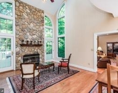 35 Pettit Place - Photo Thumbnail 7