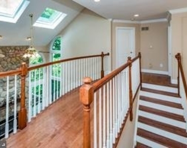 35 Pettit Place - Photo Thumbnail 12