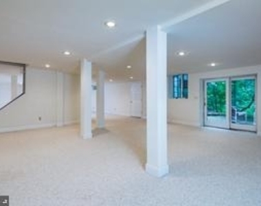 35 Pettit Place - Photo Thumbnail 17