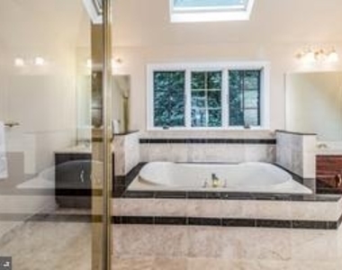 35 Pettit Place - Photo Thumbnail 16