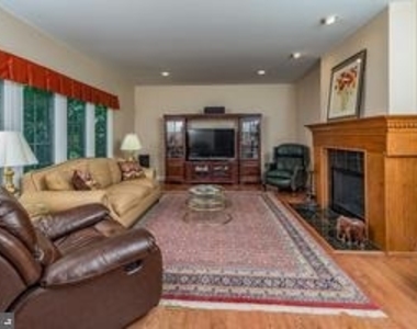 35 Pettit Place - Photo Thumbnail 5