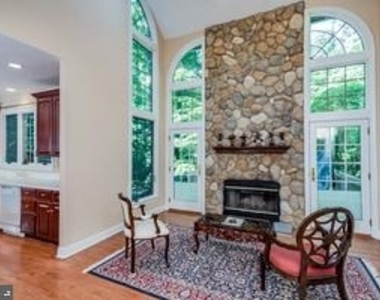 35 Pettit Place - Photo Thumbnail 4