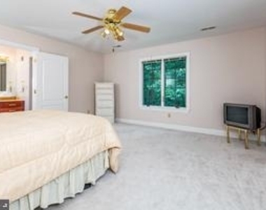 35 Pettit Place - Photo Thumbnail 13