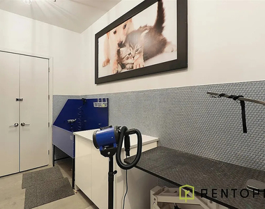 340 Evergreen Avenue - Photo Thumbnail 8