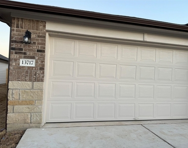 13717 Thomas Wheeler Way - Photo Thumbnail 19