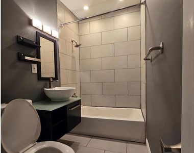 4044 7th Street Ne - Photo Thumbnail 2