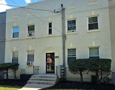 4044 7th Street Ne - Photo Thumbnail 5