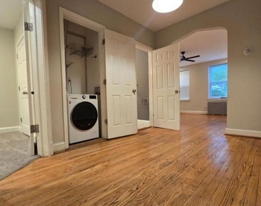 4044 7th Street Ne - Photo Thumbnail 1