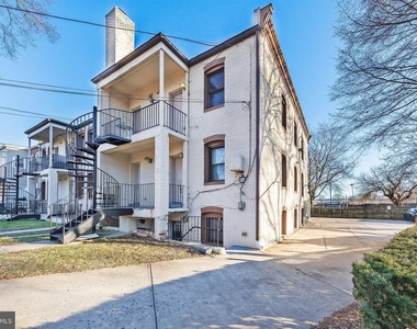 300 Oklahoma Avenue Ne - Photo Thumbnail 16