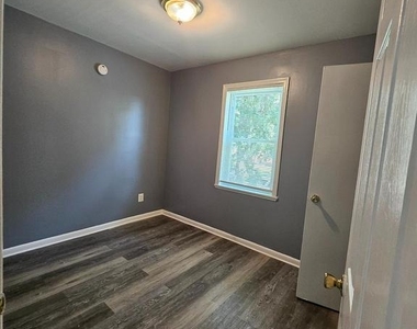 3401 15th Street Se - Photo Thumbnail 4