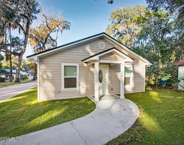 2210 Shepard Street - Photo Thumbnail 4