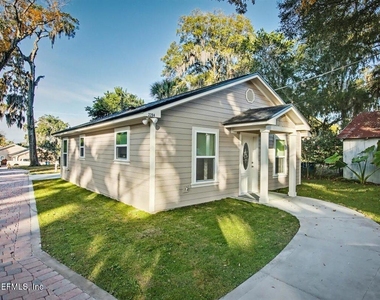 2210 Shepard Street - Photo Thumbnail 3