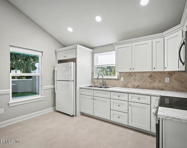 2210 Shepard Street - Photo Thumbnail 12