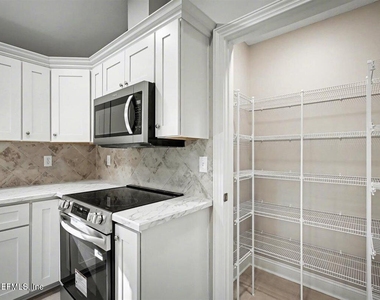 2210 Shepard Street - Photo Thumbnail 15