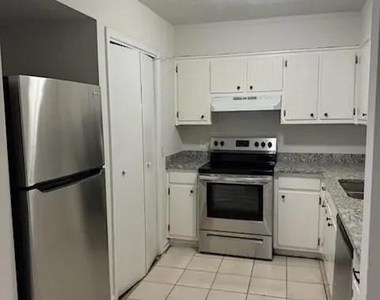 1443 Forest Villa Drive Nw - Photo Thumbnail 2