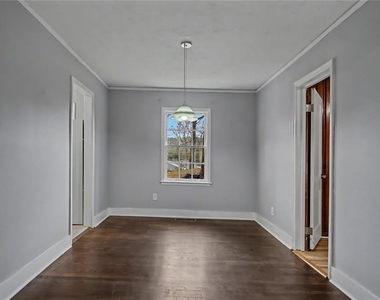 725 Matilda Place Nw - Photo Thumbnail 6