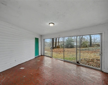 725 Matilda Place Nw - Photo Thumbnail 22
