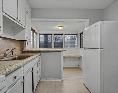 725 Matilda Place Nw - Photo Thumbnail 9