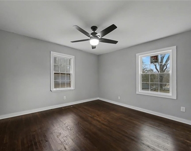 725 Matilda Place Nw - Photo Thumbnail 17