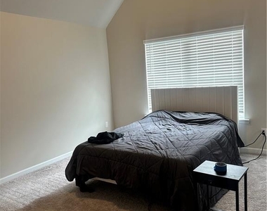 7226 Gladstone Circle - Photo Thumbnail 7